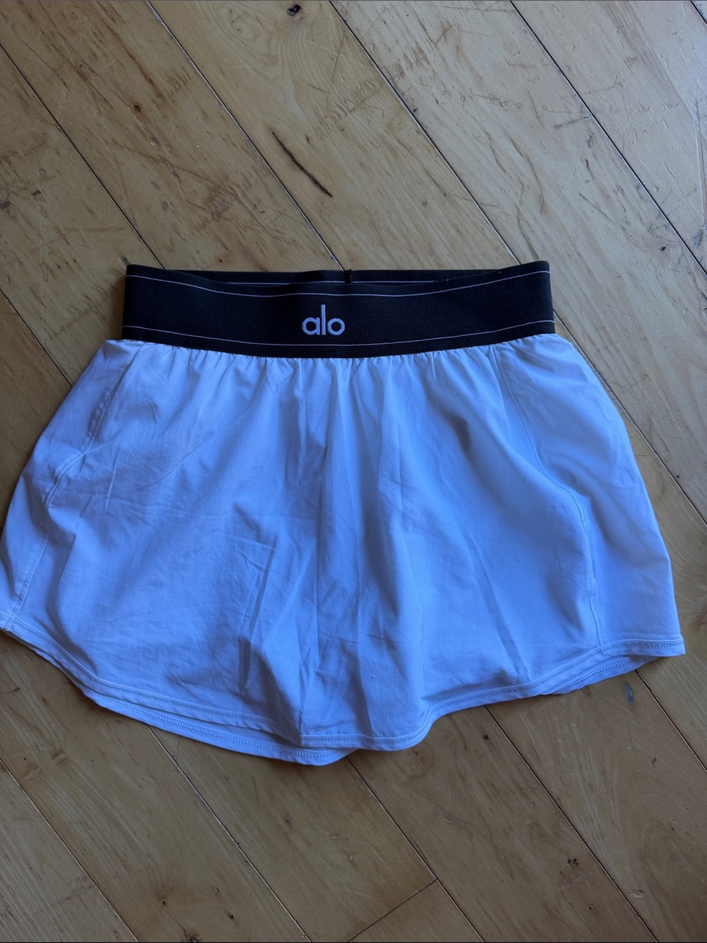 ALO Yoga White Skort with Black Elastic Waistband